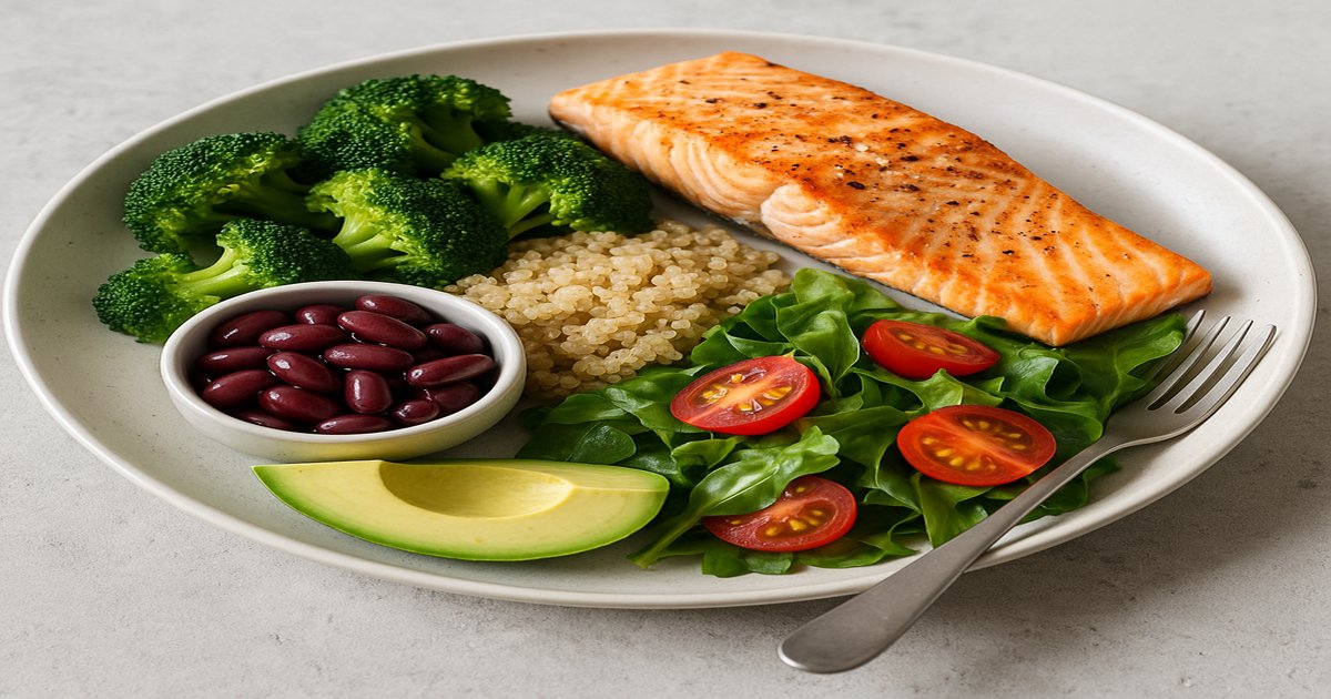 A balanced plate of nutrient-dense foods supporting blood sugar balance and reversing Type 2 Diabetes naturally
